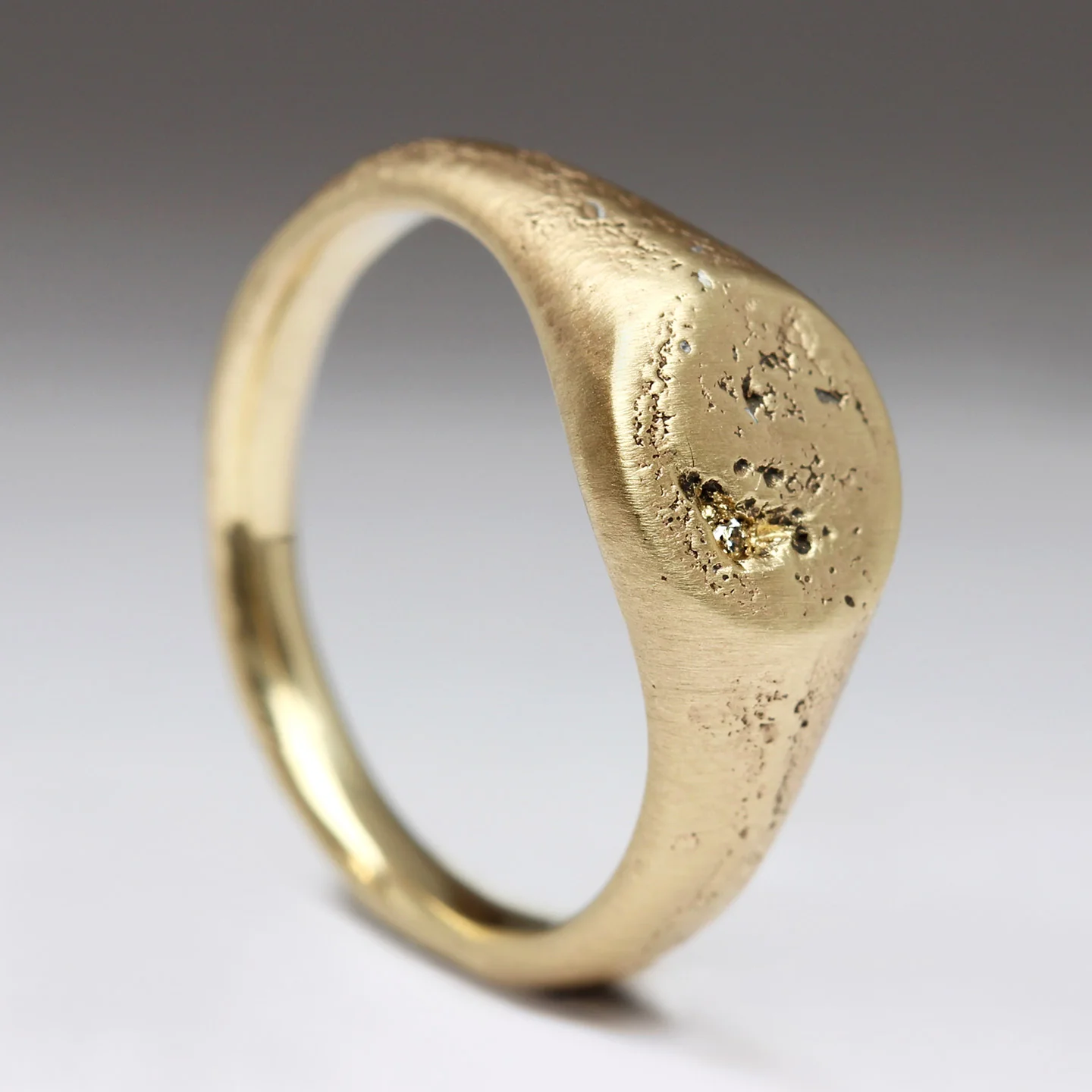 9mm Sandcast Diamond Signet Ring - Image 4