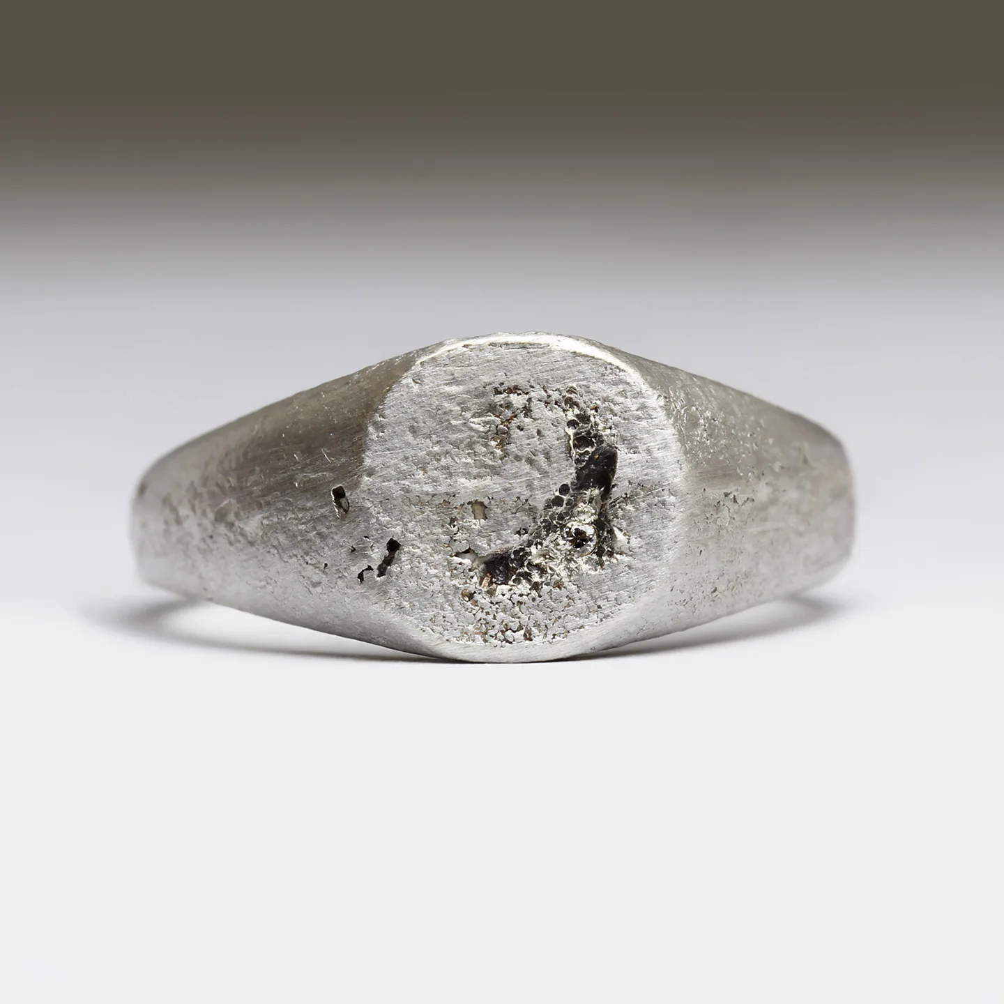 9mm Sandcast Diamond Signet Ring - Image 6