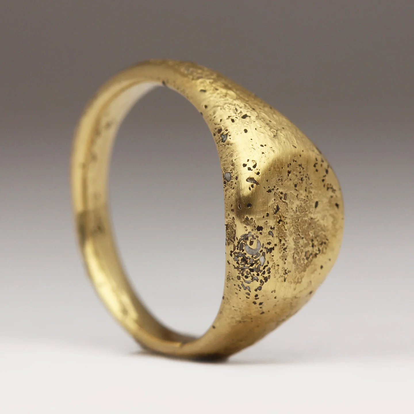 9mm Sandcast Signet Ring - Image 4