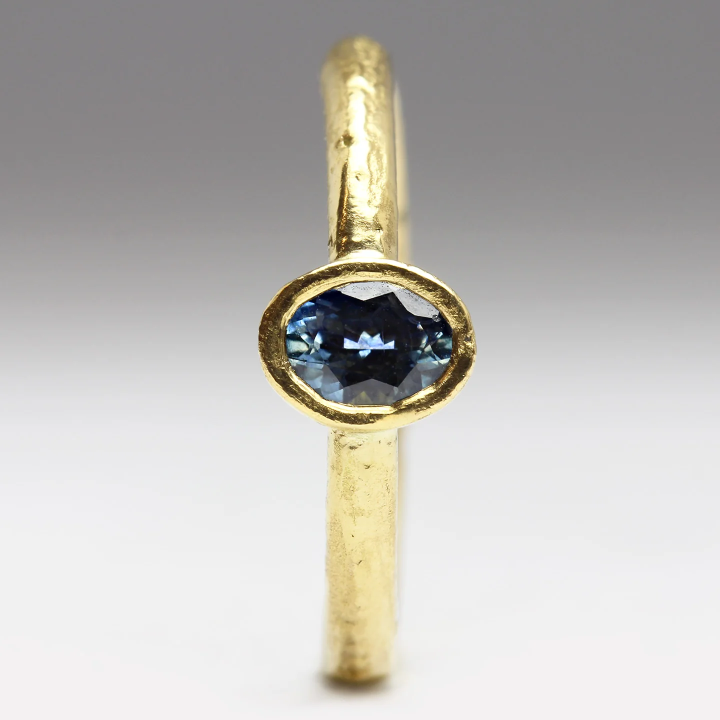 Oval Montana Sapphire Sandcast Ring - Image 3