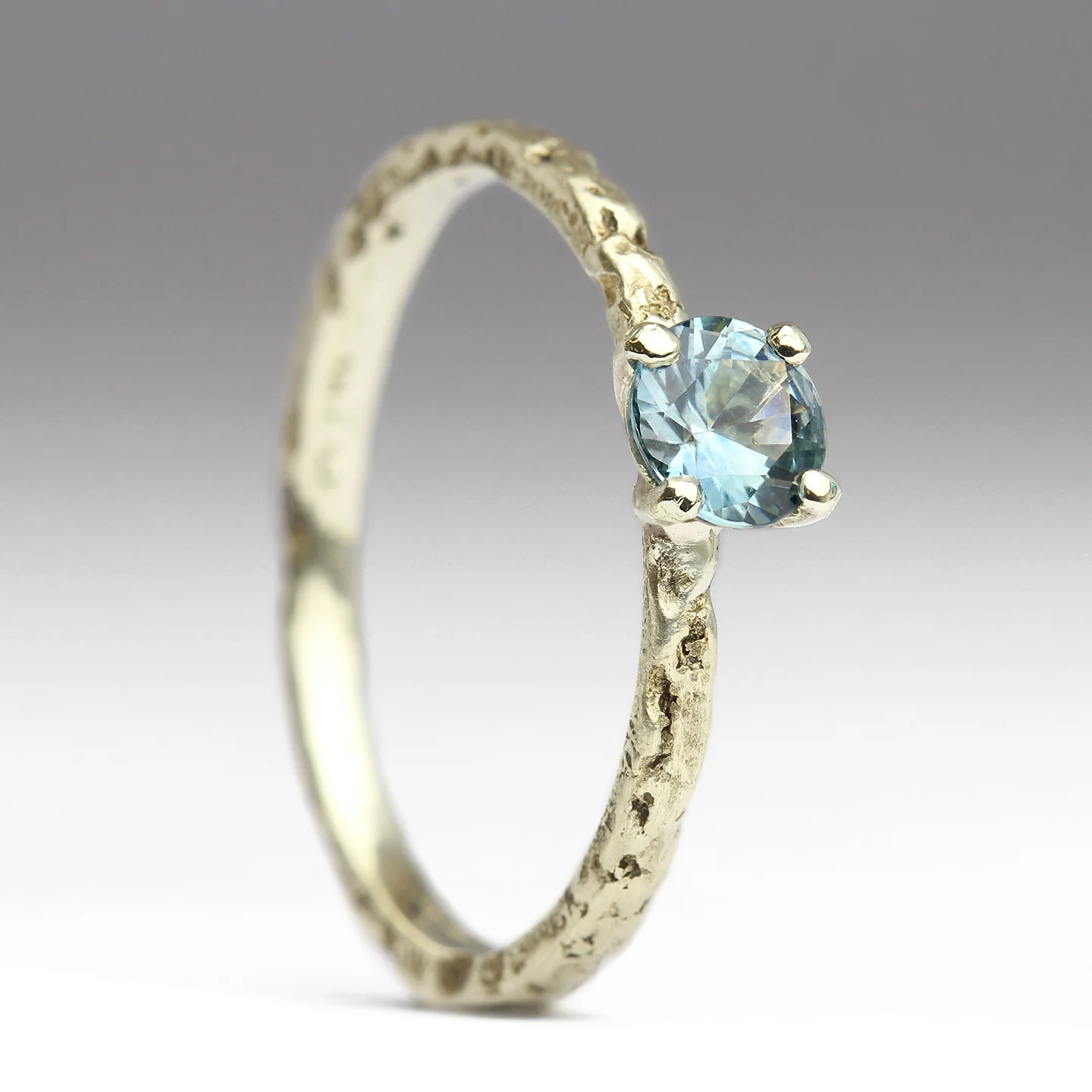 Polzeath - Sandcast Extra Texture 0.6ct Montana Sapphire Ring - Image 3