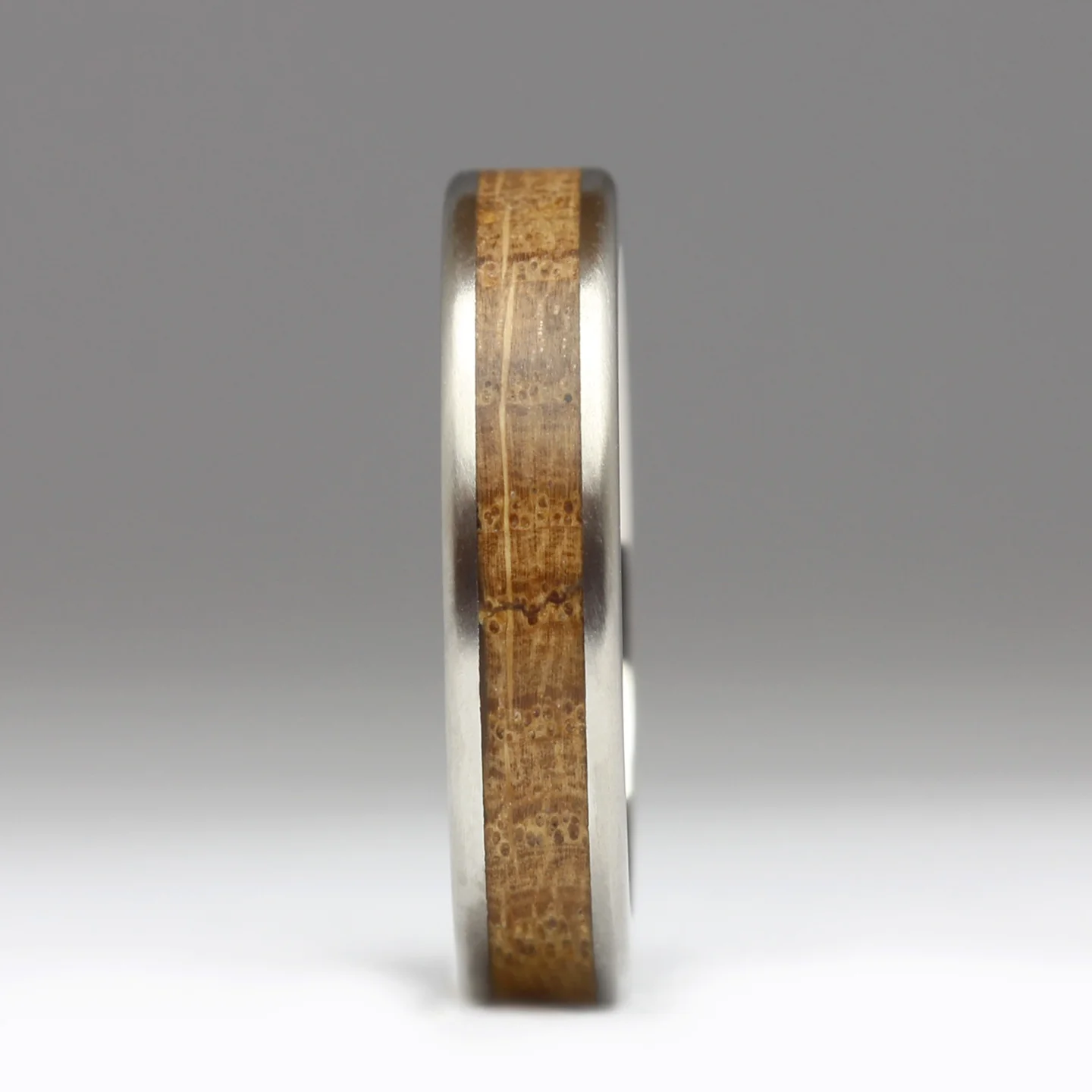 R30 5mm Titanium Tulipwood Ring - Size V - Image 3
