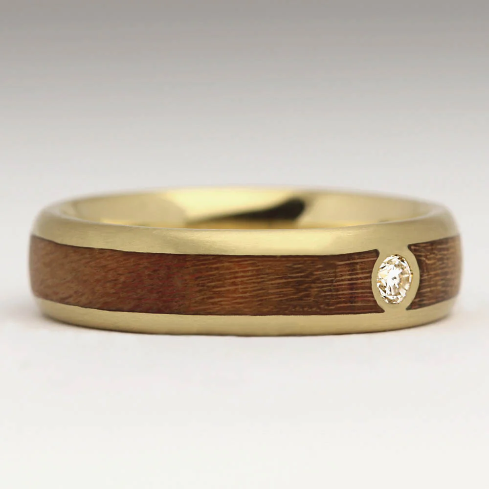 R72D 5mm 9ct Gold Diamond and Mahogany Wood Ring - Size O - Image 3
