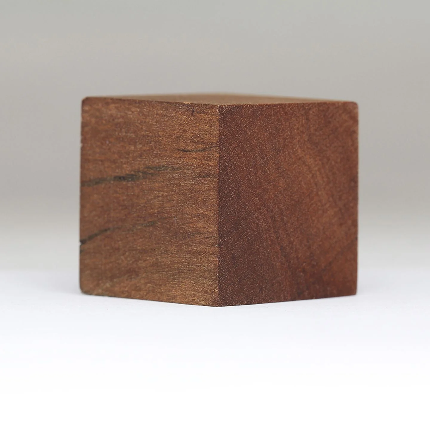 R72D 5mm 9ct Gold Diamond and Mahogany Wood Ring - Size O - Image 4