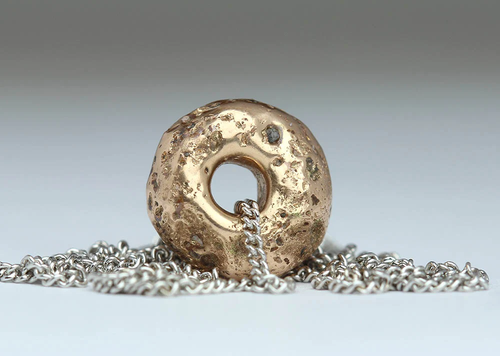 Sandcast 18ct Gold Drop Pendant - Image 5