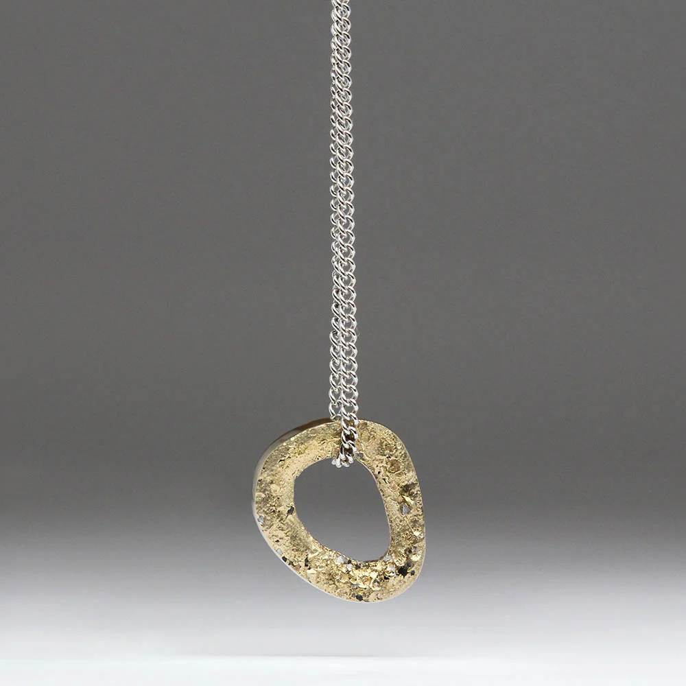 Sand Cast 9ct Yellow Gold Oval Pendant - Image 3