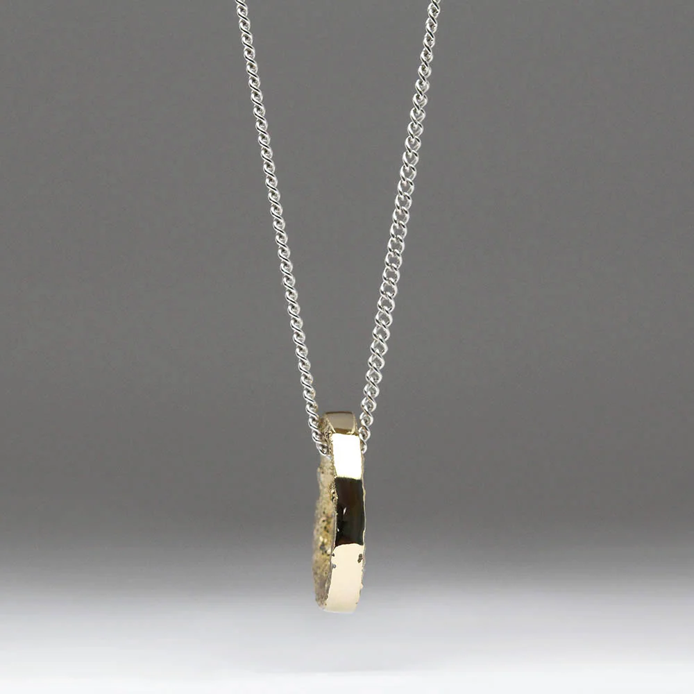 Sand Cast 9ct Yellow Gold Oval Pendant - Image 4