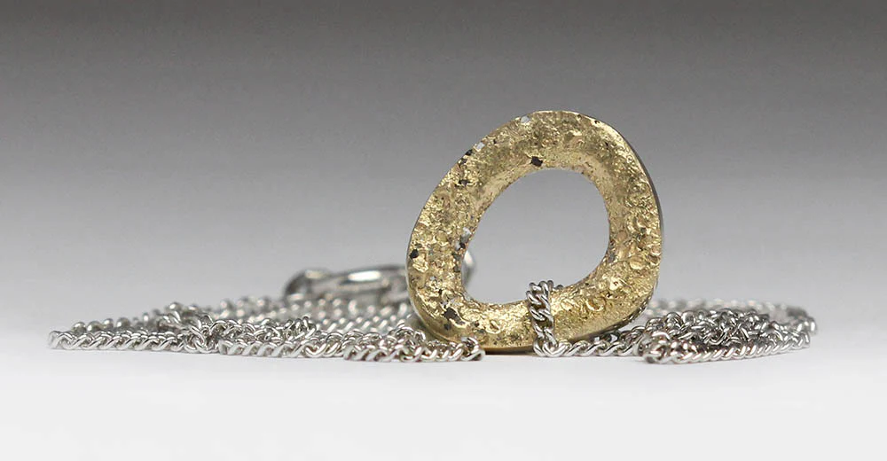 Sand Cast 9ct Yellow Gold Oval Pendant - Image 5