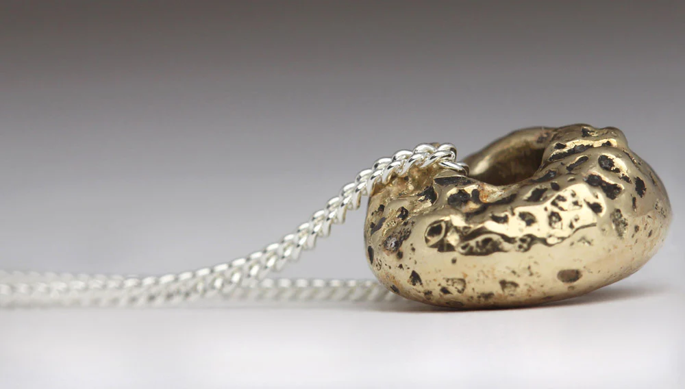 Sandcast 9ct Gold Drop Pendant - Image 4